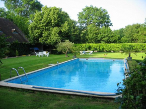  Maison de 2 chambres avec piscine partagee jardin amenage et wifi a Saint Branchs  Сен-Пьерр-Де-Кор